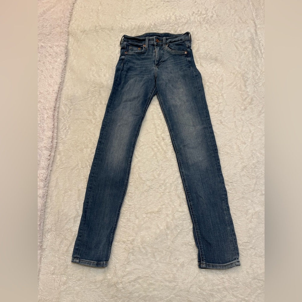 H&M veryyy stretchy skinny high rise jeans! Size:25, Color:Blue